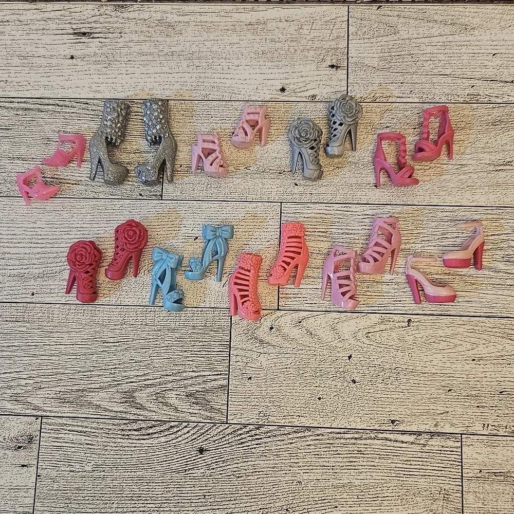 Mattel Barbie Accessories Lot Of Shoes 10 Pair Heels Multicolored Fashionista